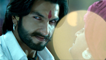 Ranveer Singh gets violent