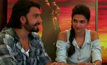 Facebook Chat: Ranveer Deepika talks about 'Goliyon Ka Raasleela Ram-leela'