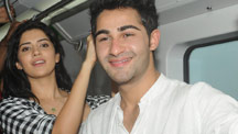 Armaan Jain and Deeksha Seth travel in the Mumbai metro